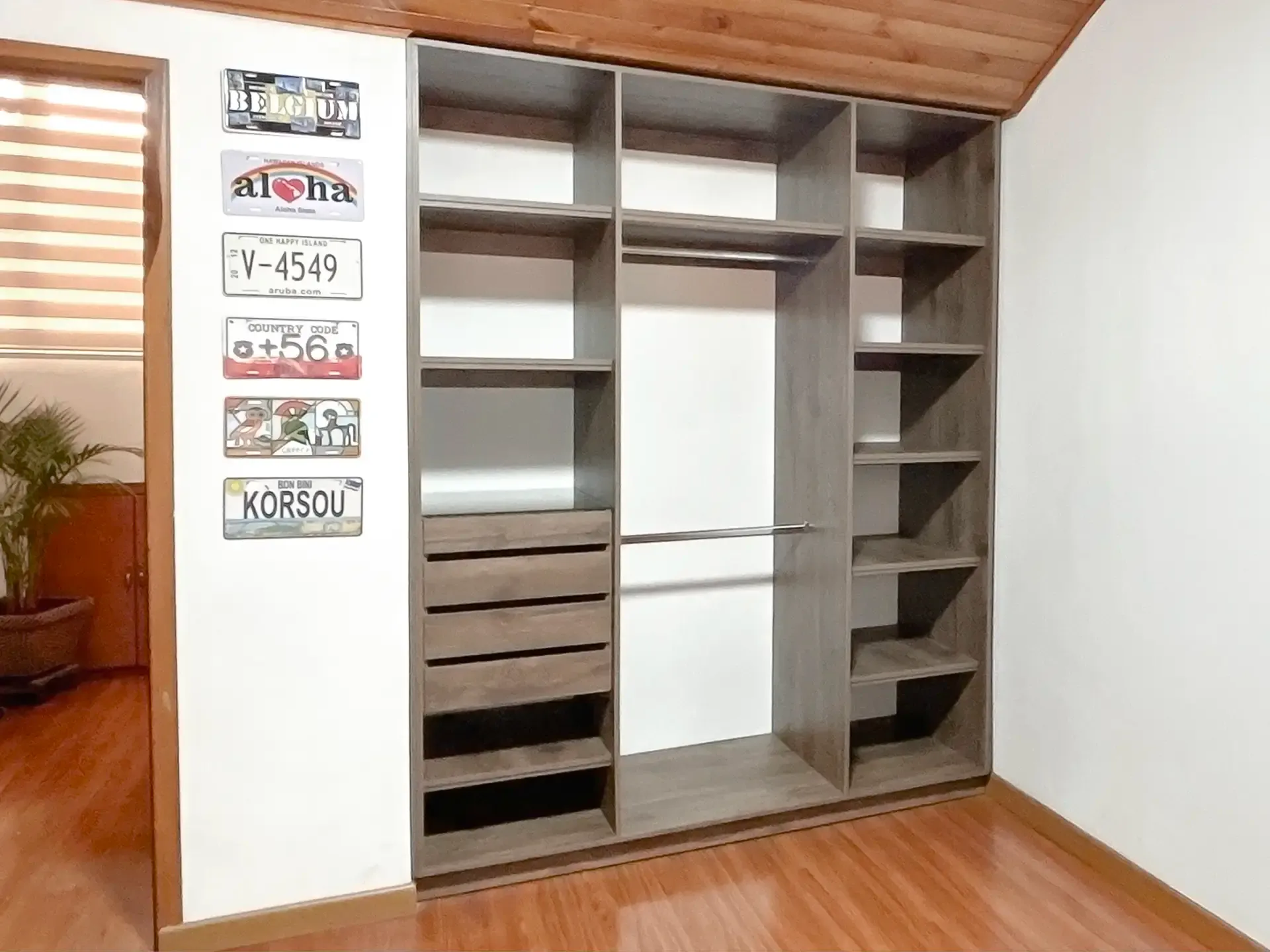 Closets Modulares de Alta Gama con ingeniería de fabricación avanzada en Bogotá
