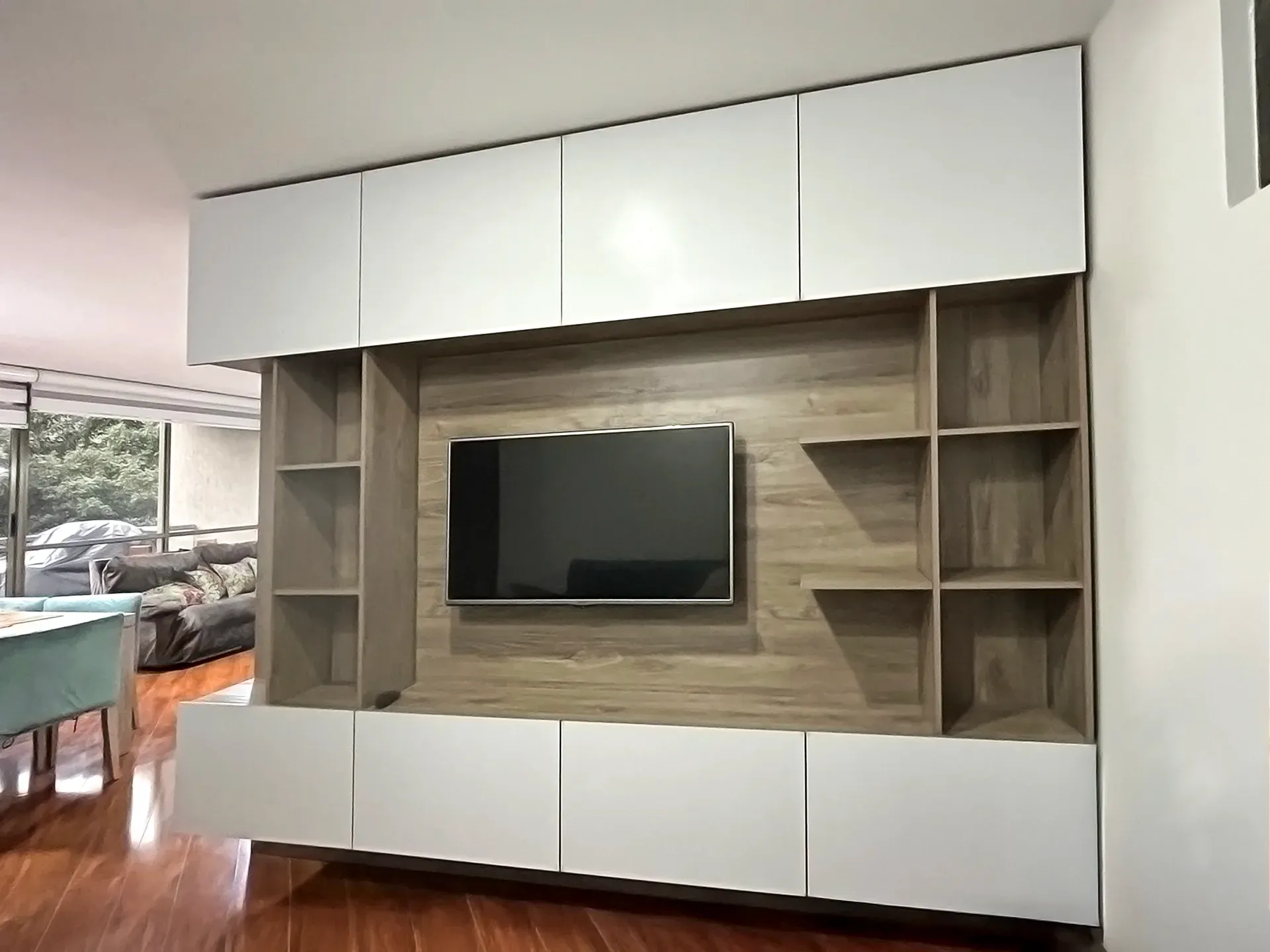 Mueble para TV con almacenamiento, módulos y repisas integradas
